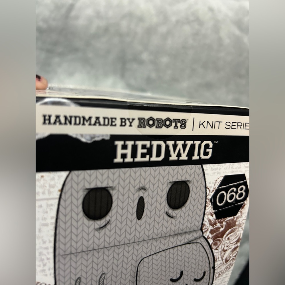 BNIB official Harry Potter Hedwig Vinyl Figure. Mint condition - Picture 6 of 6